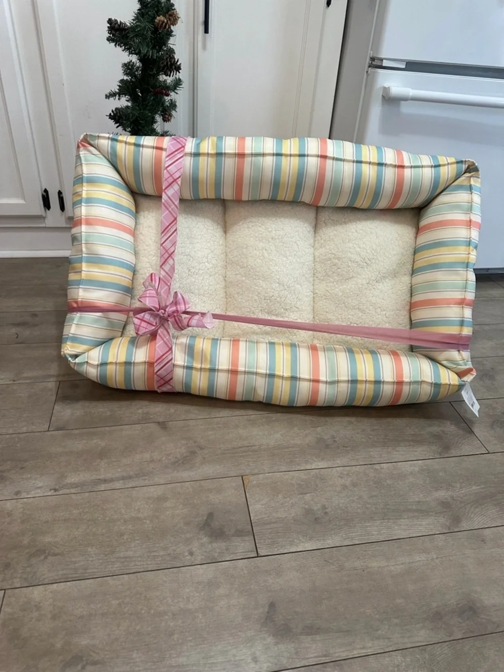 New LUXURIOUS Orthopedic Dog Bed Large Dog Bed Modern Pastel Striped Pet Bed